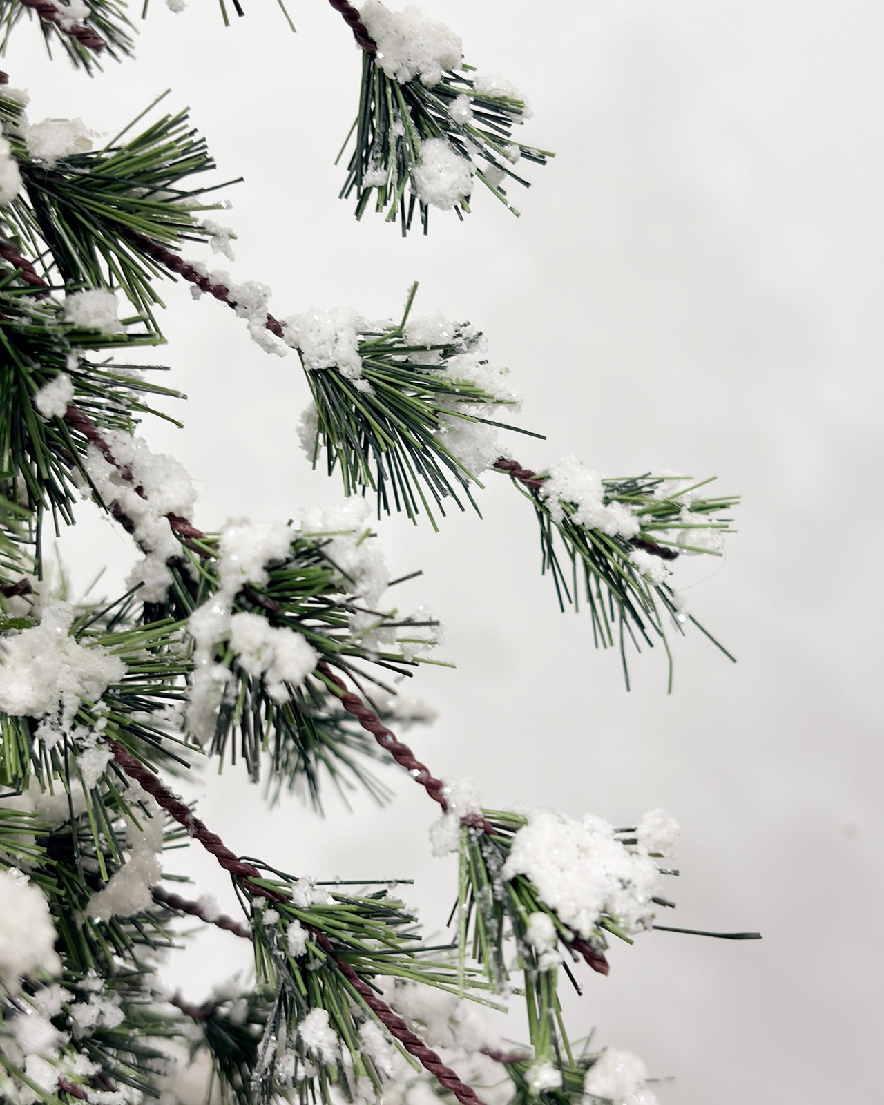 Mini Christmas Tree 24" – Hardneedle Flocked Greenery with Burlap Base – YCY024-53-24TB