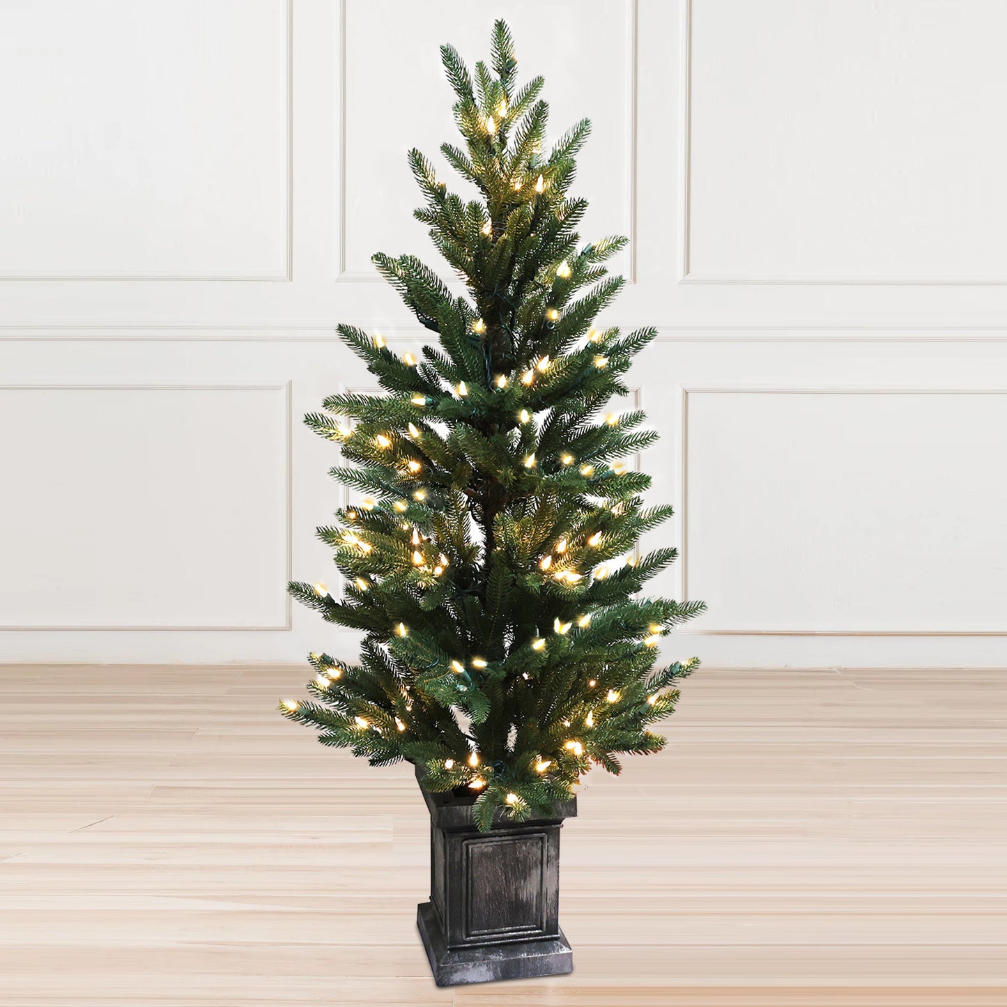 Pre-Lit Potted Pine Christmas Tree, 4 ft (S48FW23-138TW-174LED)