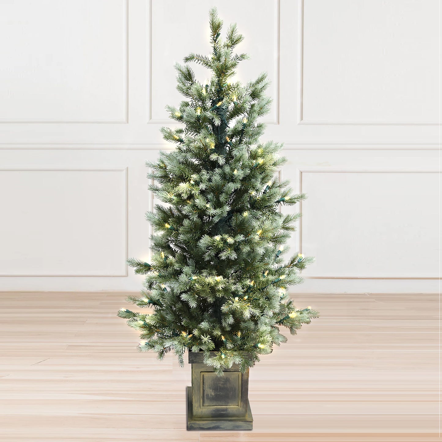 Pre-Lit Potted Pine Christmas Tree, 4 ft (S48FW23-138T-174LED)