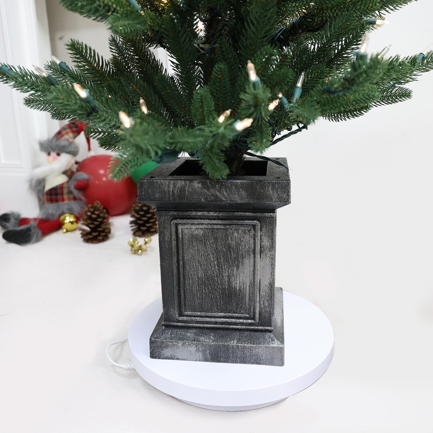Pre-Lit Potted Pine Christmas Tree, 4 ft (S48FW23-138TW-174LED)