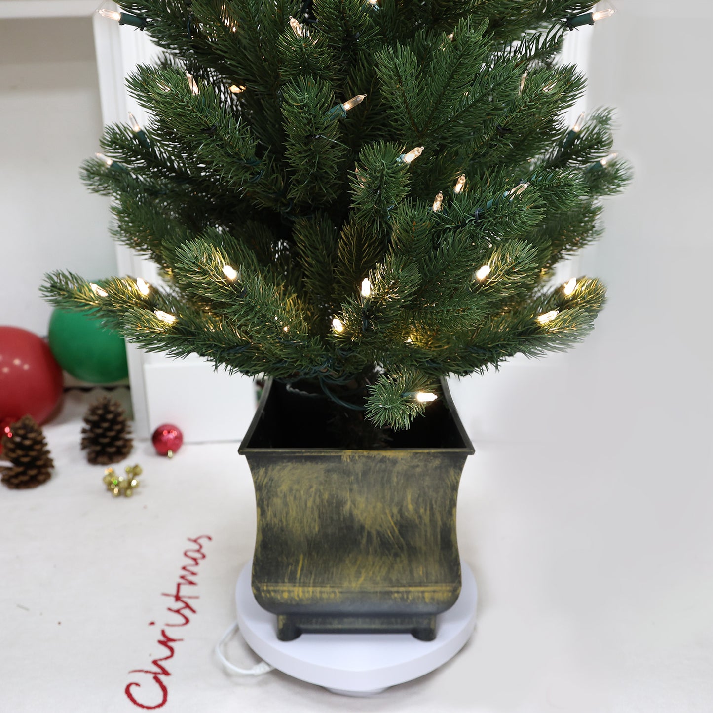 Pre-Lit Potted Pine Christmas Tree, 4 ft (S48FW23-168T-174LED)