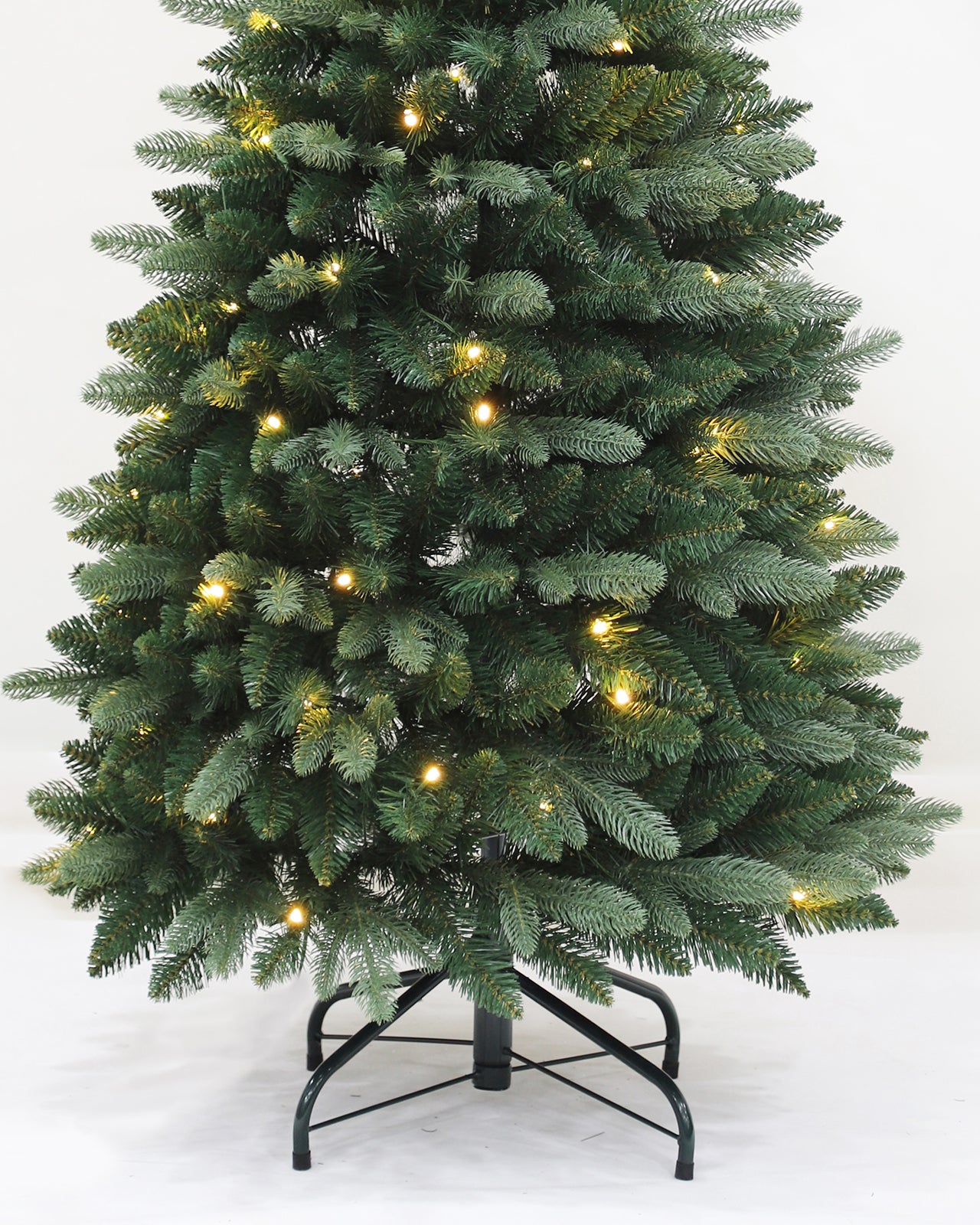 Pre-lit Christmas Greenery Tree 5FT – Sprayed Dots Fir – B60FW33-511T-100LED