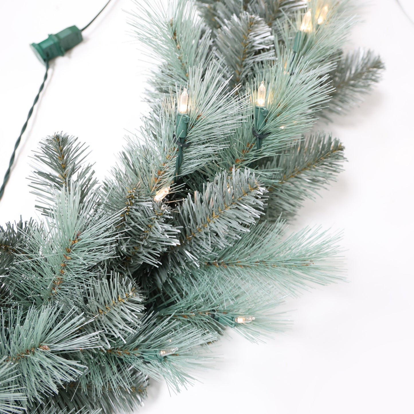 Pre-Lit Warm White LEDs Garland (G108FW12-224T-72LED)