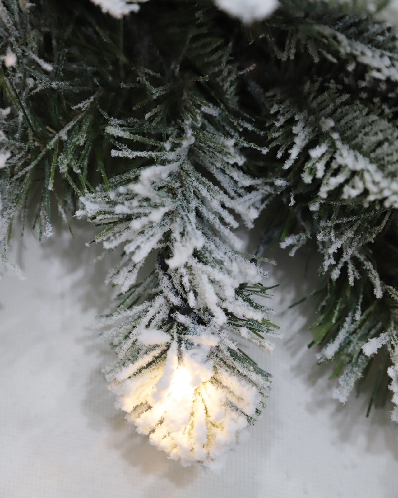 Pre-lit Christmas Greenery Garland 274cm – Frosted Cloud Fir – G108FW10-128TF