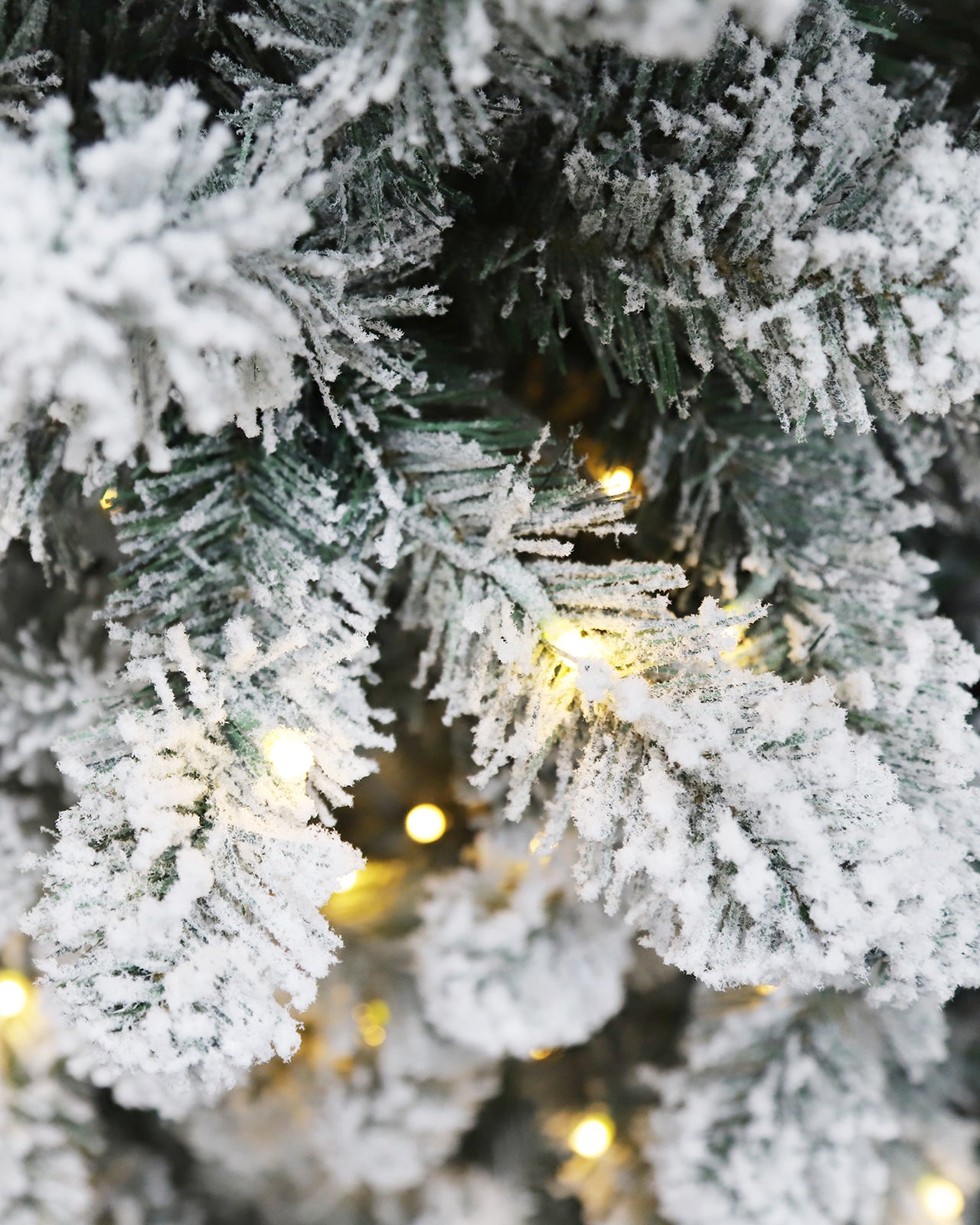 Pre-lit Christmas Greenery Tree 6FT – Frosted Green Pine – B72FW42-669TF-180LED