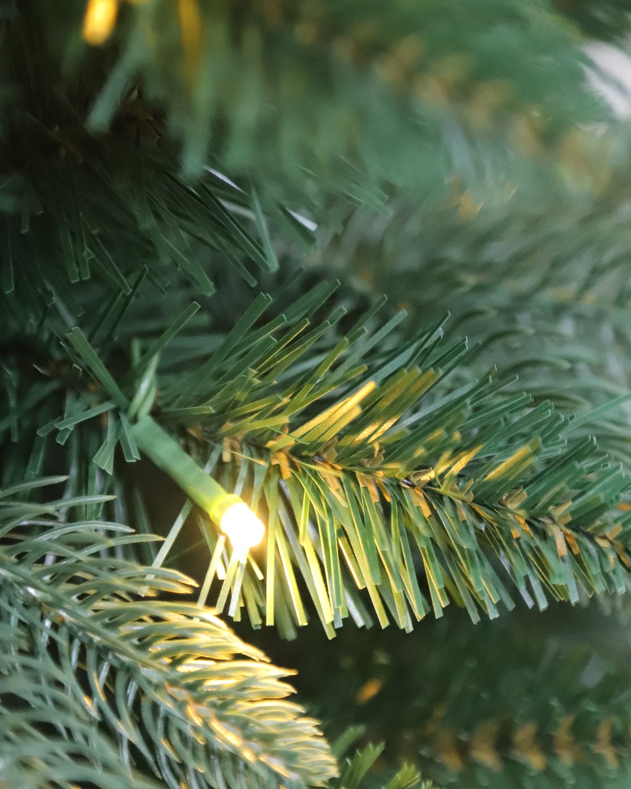 Pre-lit Christmas Greenery Tree 7FT – B84FW39-972T-170LED