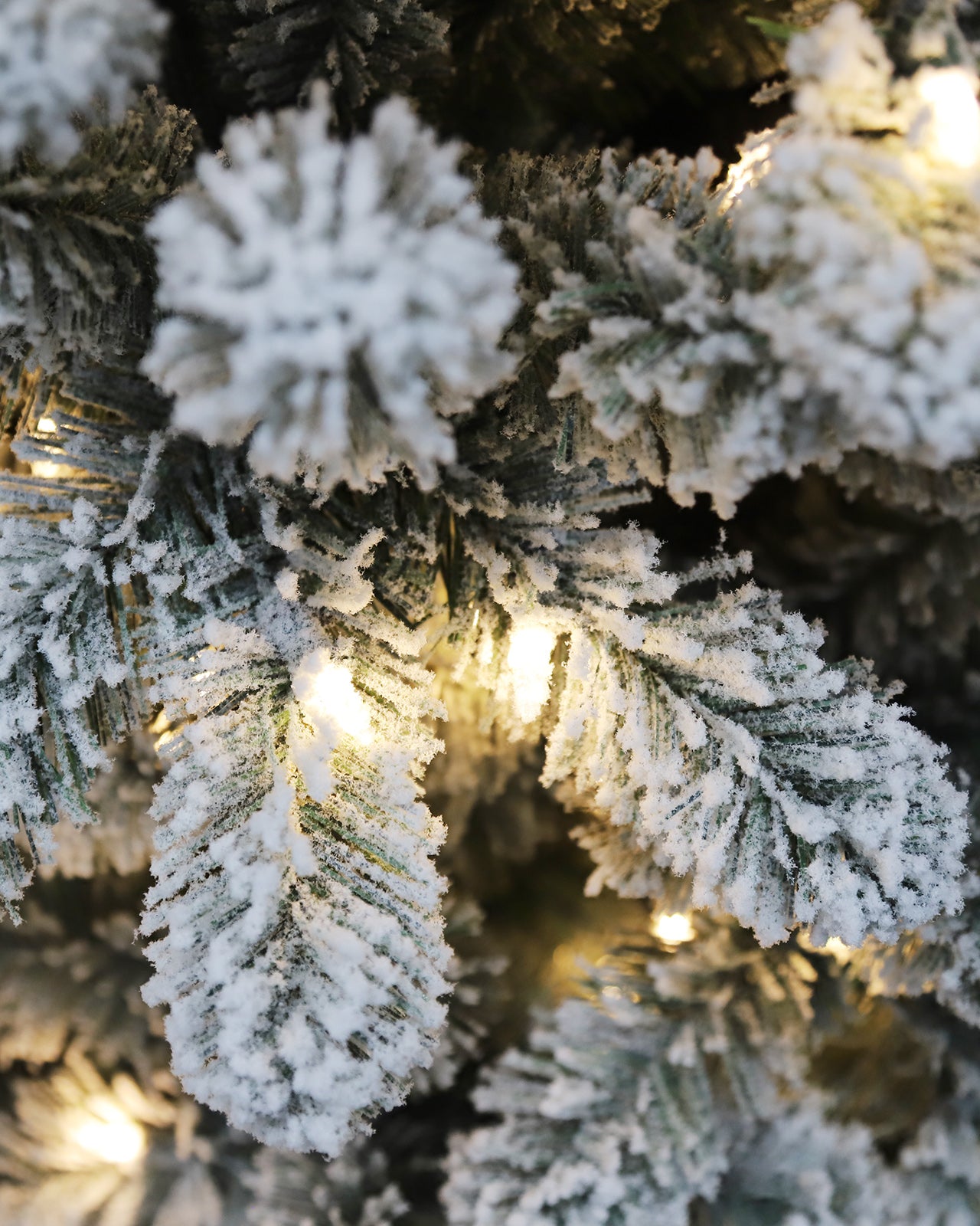 Pre-lit Christmas Greenery Tree 6FT – Frosted Green Pine – B72FW42-669TF-180LED