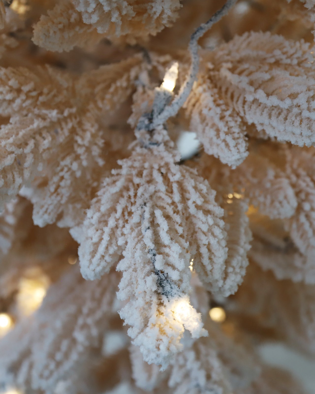 Pre-lit Christmas Greenery Tree 6FT – Frosted Pink Spruce – B72FW30-276T-P