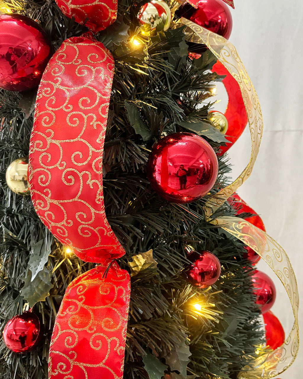 Pre-lit Tinsel with Ornaments & Bow – Folding Christmas Tree 6FT – Q31660AL/RG