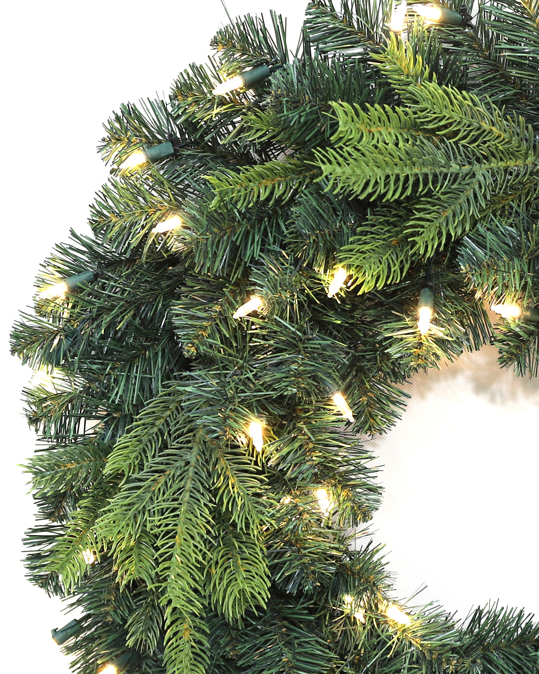 Pre-lit Christmas Wreath  – Mix Green Spruce – W24FW24-104T-G